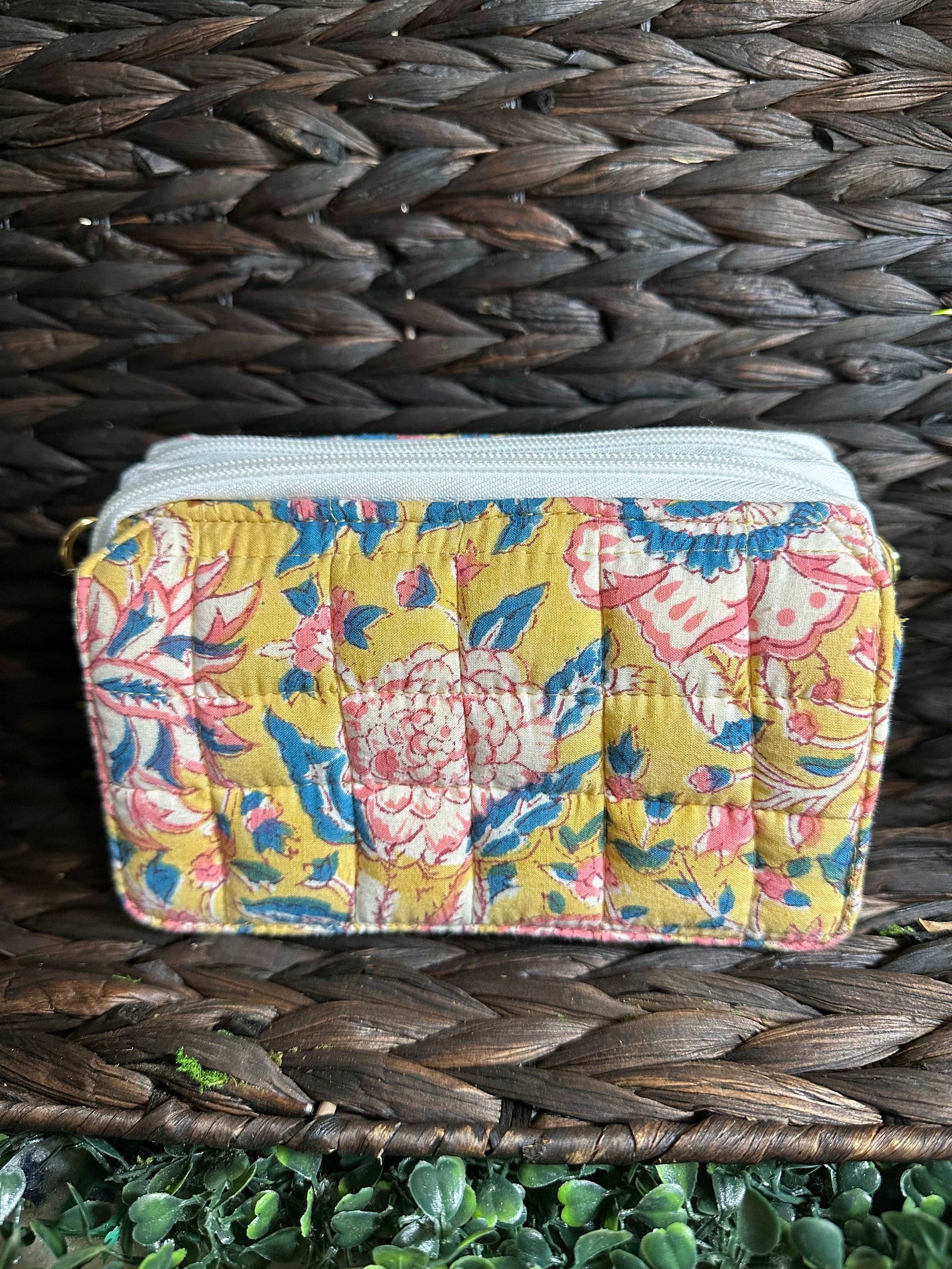 'Daffodil Bloom' Crossbody Bag